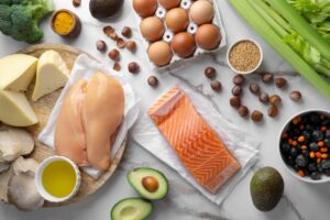 Alimentos com Proteínas sobre uma mesa